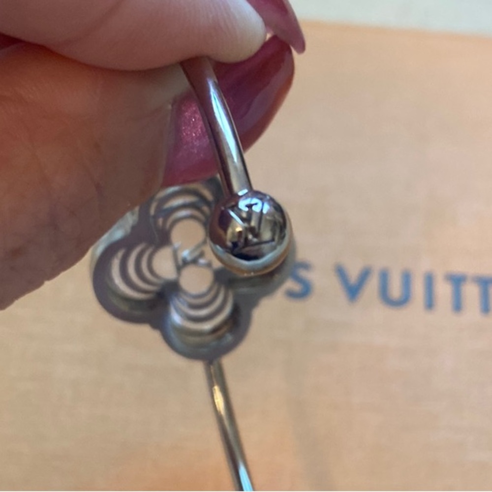 Louis Vuitton • LV “Idylle Blossom” Flower Silver Tone Slim Cuff Bracelet w/Box - Picture 8 of 14